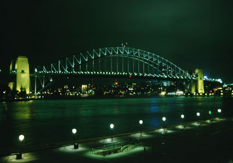 australia - sydney harbour bridge.jpg